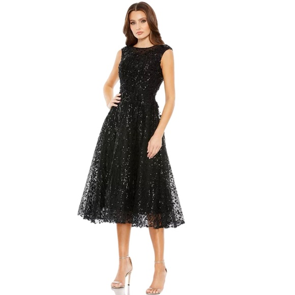 NWT Mac Duggal Solid Black Sequined Embellished Sleeveless Tea Length Gown Sz 8